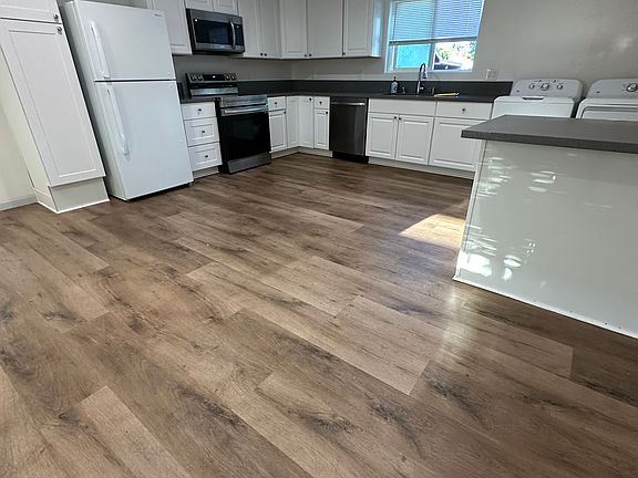 5th image of 8476 Hatillo Ave