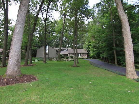 2nd image of 7300 Cascade Woods Dr SE