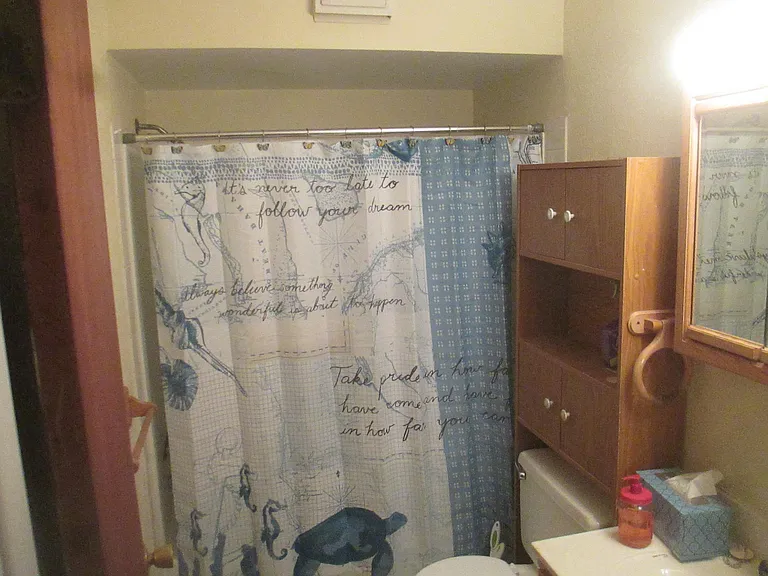 37 Greeley St — Photo 2