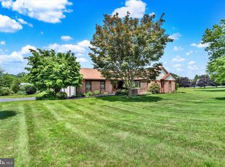 1820 Hunter Dr, Mechanicsburg, PA 17050