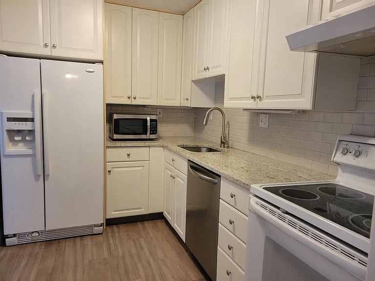 64 Oxbow Dr #B3 — Photo 2