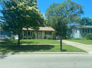 818 Kenwood Ave, West Chicago, IL 60185