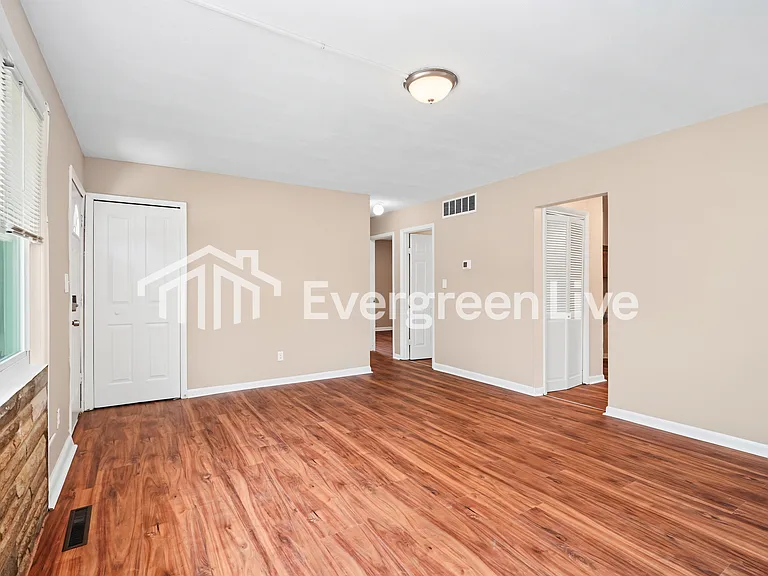 2417 Dawnlight Ave — Photo 4