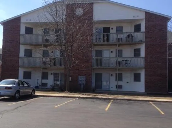 330 Leah Ln APT 1B, Woodstock, IL 60098