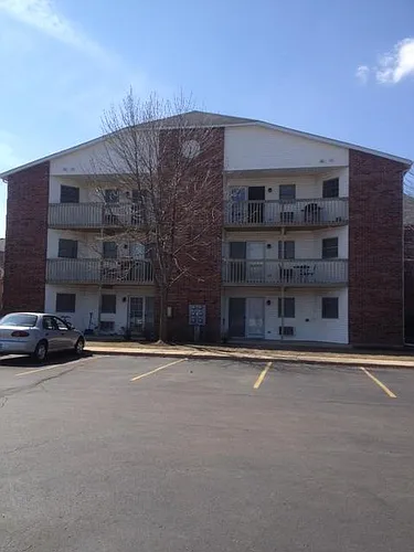 330 Leah Ln #1B Photo 1