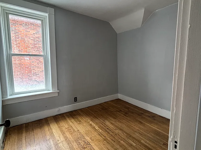 508 W High St — Photo 4