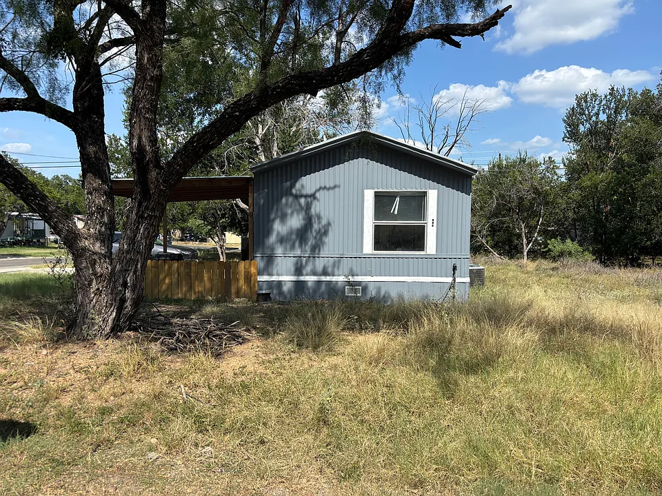 659 Fir Ln