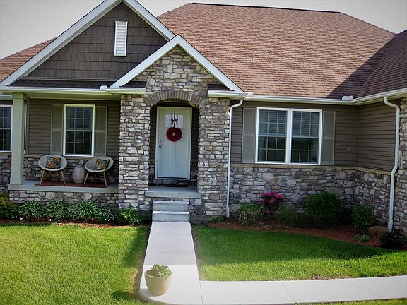 2nd image of 45660 Ridgeline Dr