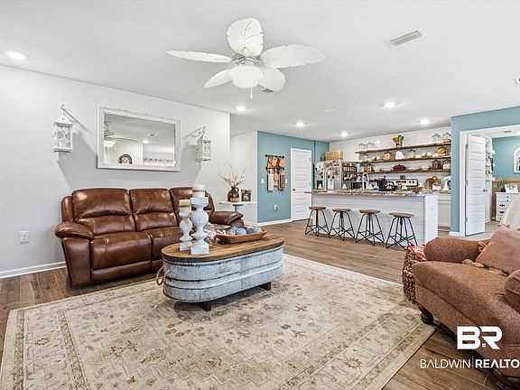 4th image of 17041 Muse St