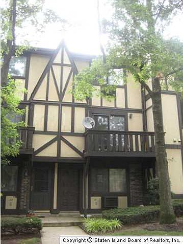1st image of 24 Elmwood Park Dr #15