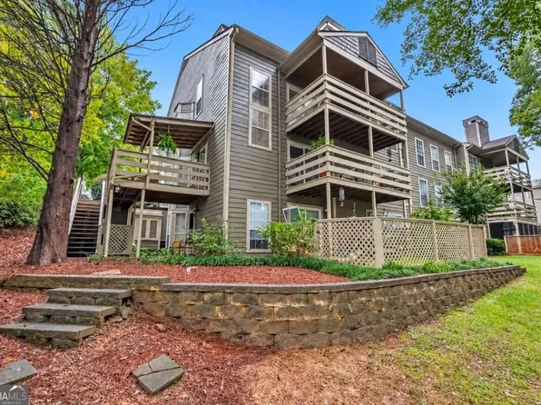 1109 Riverview Dr SE, Marietta, GA 30067