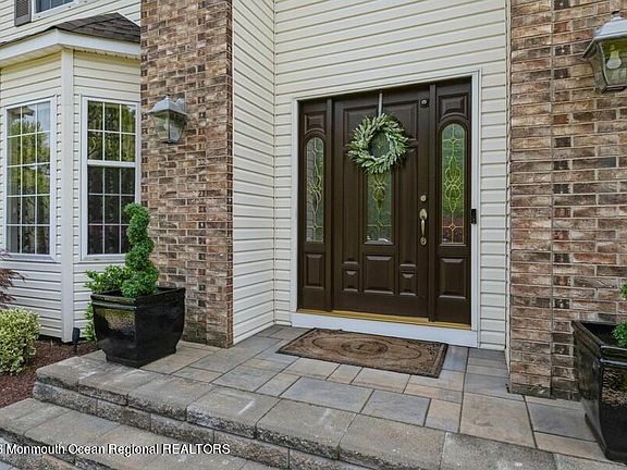 3rd image of 851 Woodbury Drive