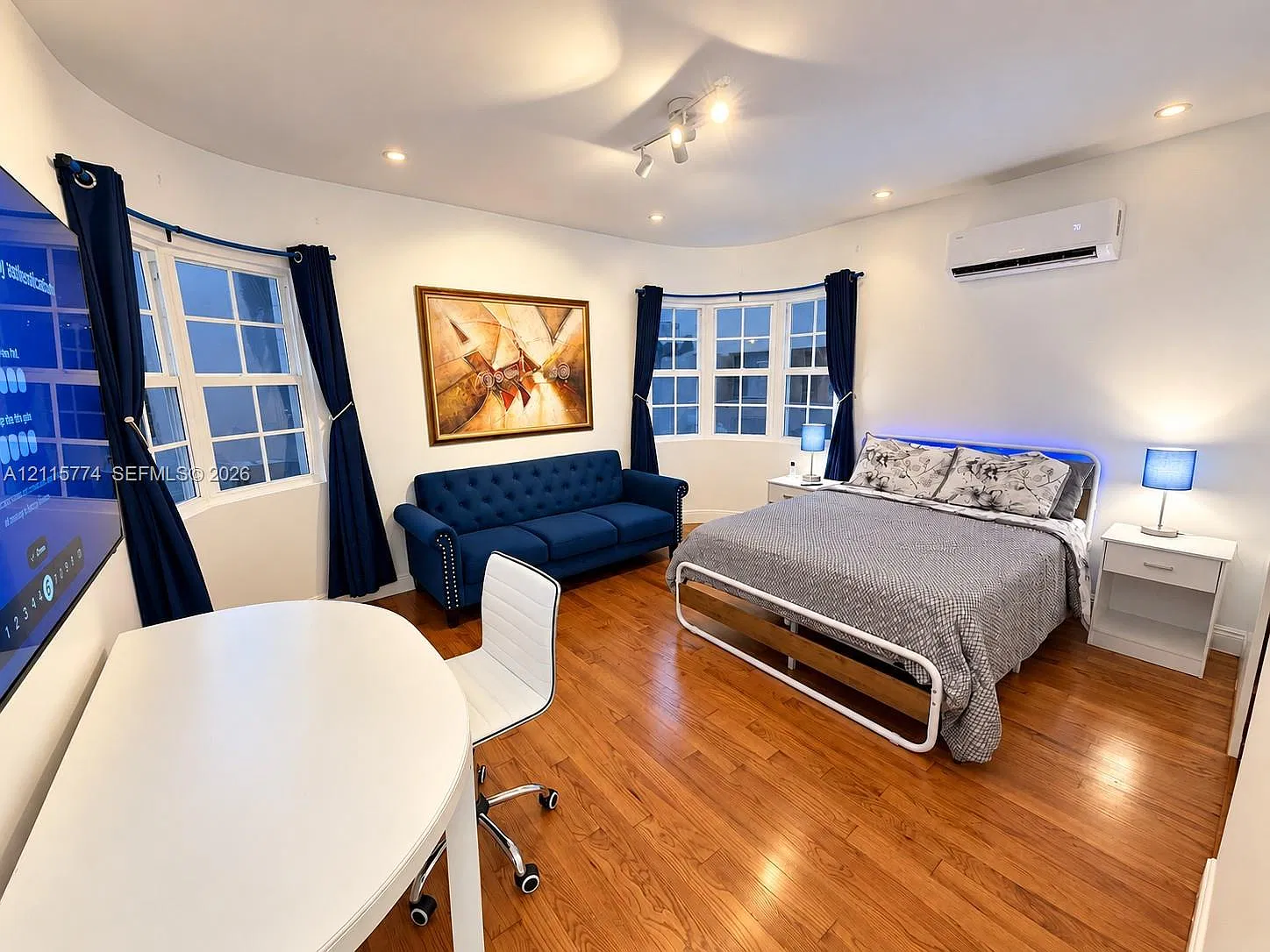 1455 Michigan Ave Condo — Photo 1