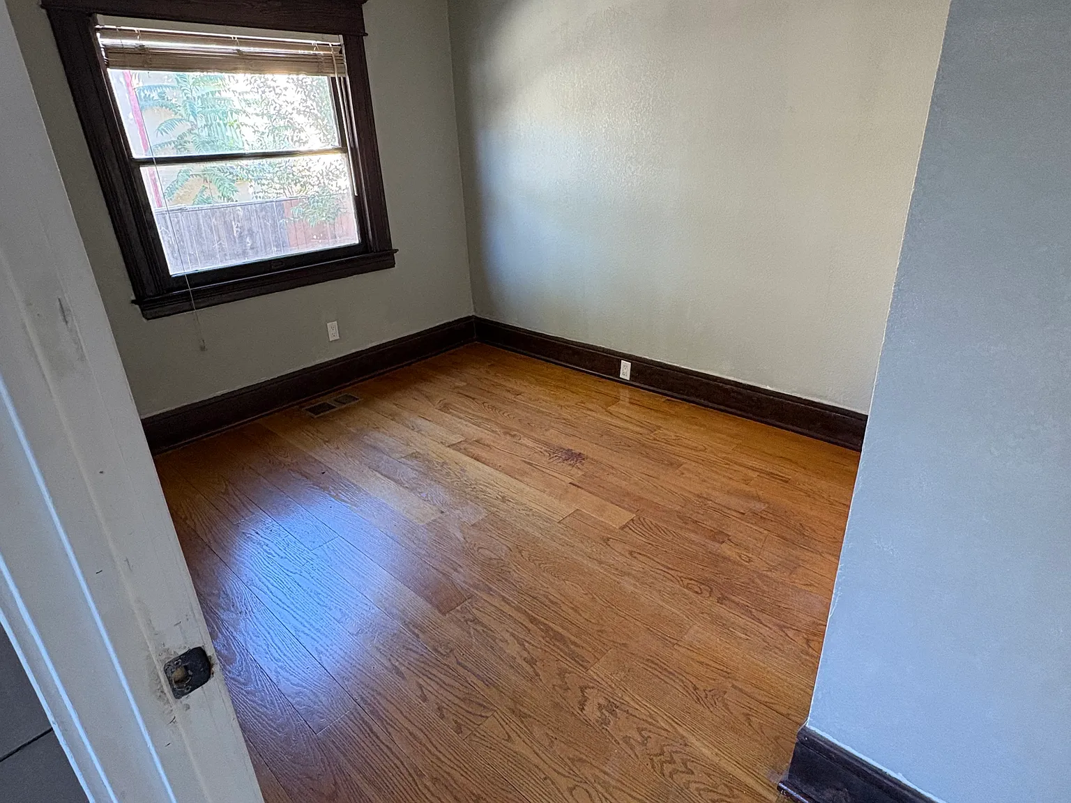 3 bed, 1000 sqft, $1,850 — Photo 4