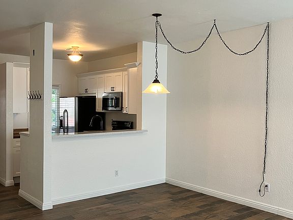 5th image of 18818 N 34th Dr Unit 3