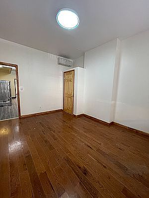 5th image of 398 Woodbine St #1