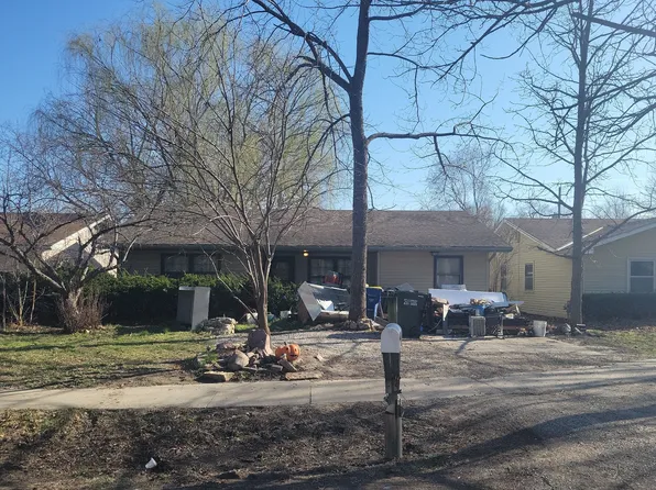 408 Lyon St, Lawrence, KS 66044
