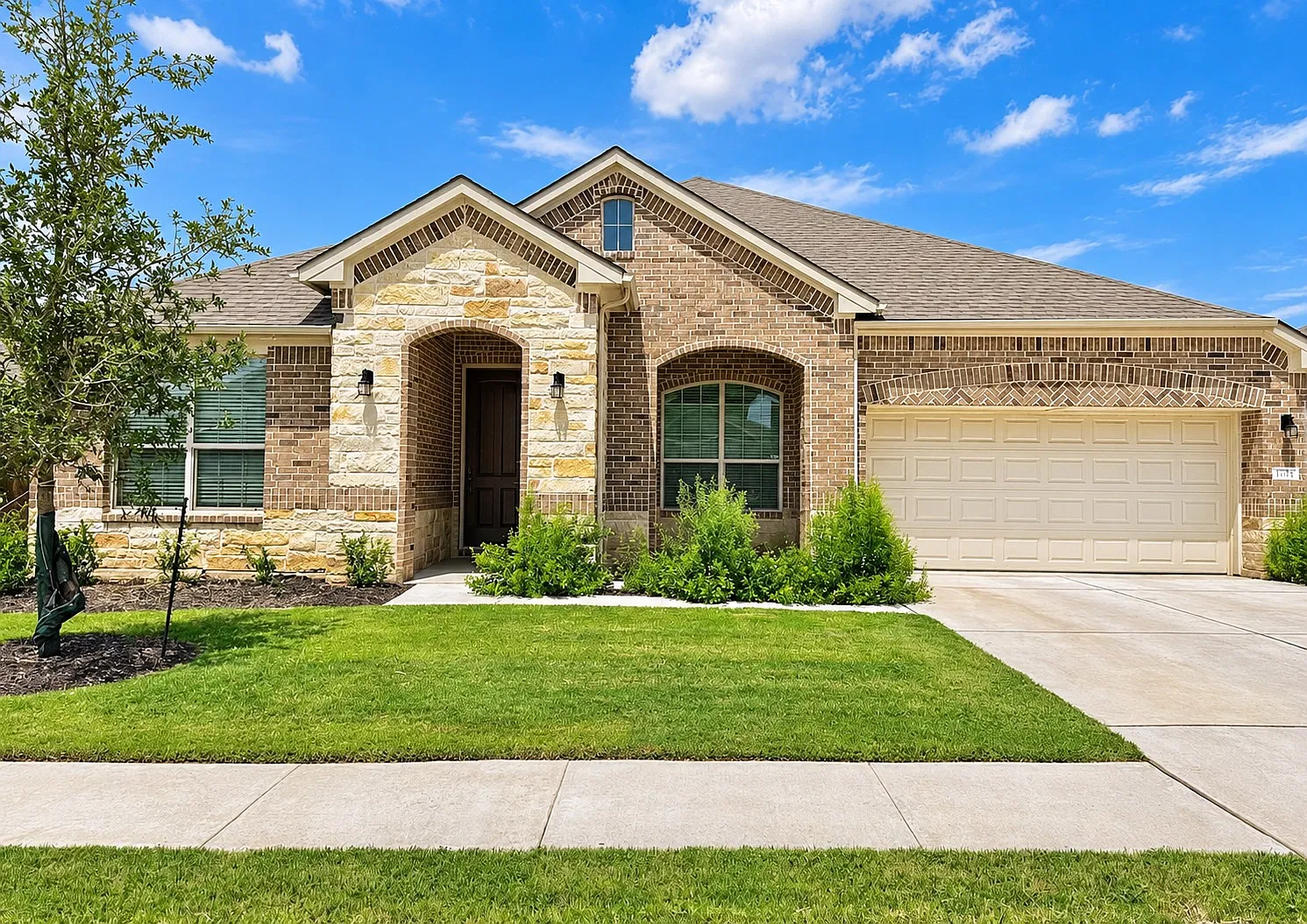 4 bed, 2610 sqft, $2,750 — Photo 1
