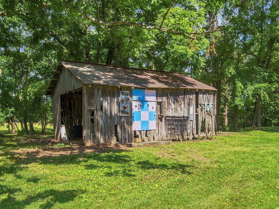 2nd image of 2662 Oakley Wells Rd