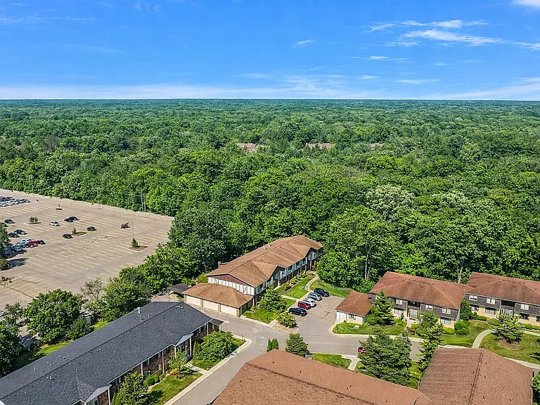 30050 Wildbrook Dr #203 — Photo 8