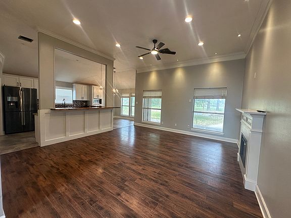 High Ceiling with recess lights