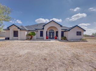 152 Summers Ln, Alice, TX 78332