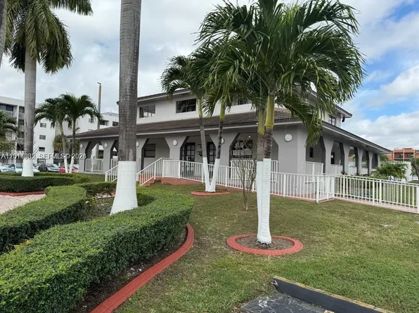 8185 NW 7th St APT 205, Miami, FL 33126