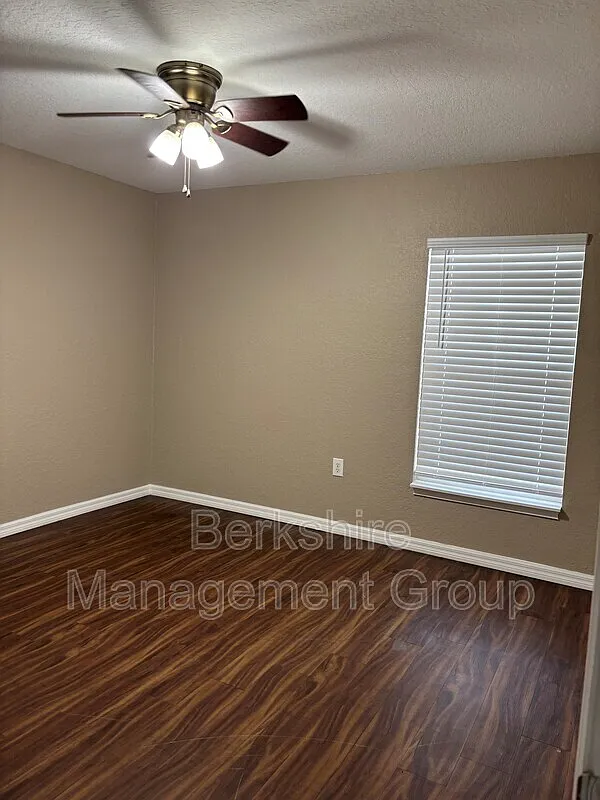 2 bed, 1.0 bath, $1,399 — Photo 4