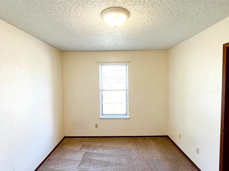 1504 Jefferis Ave — Photo 30