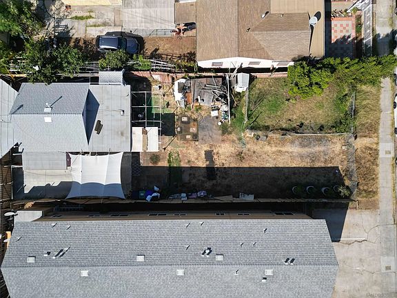 3rd image of 2922 Fairmount Ave
