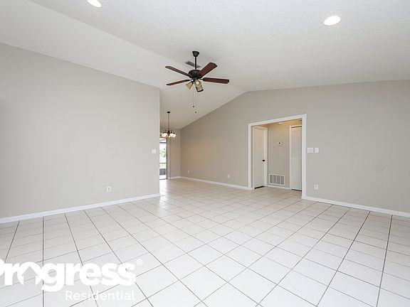 4th image of 7422 Betty St