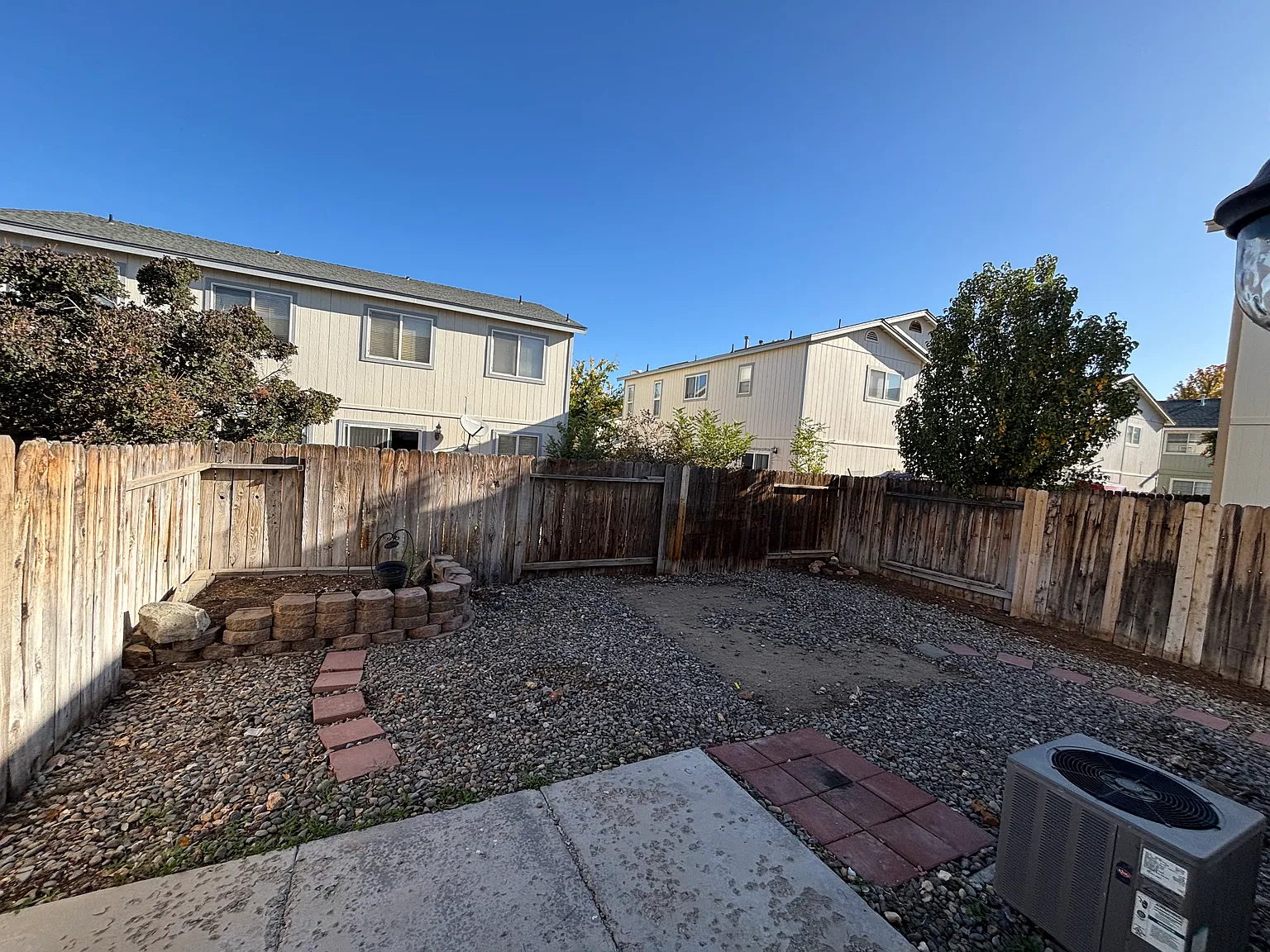 3 bed, 2.5 bath, 1500 sqft, $1,650 — Photo 2