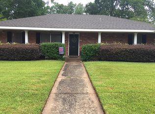 2136 Memorial Dr, Alexandria, LA 71301