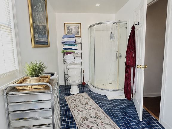 4th image of 604 Freedom Ct