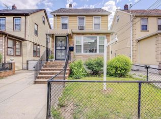 111-15 203rd St, Jamaica, NY 11412