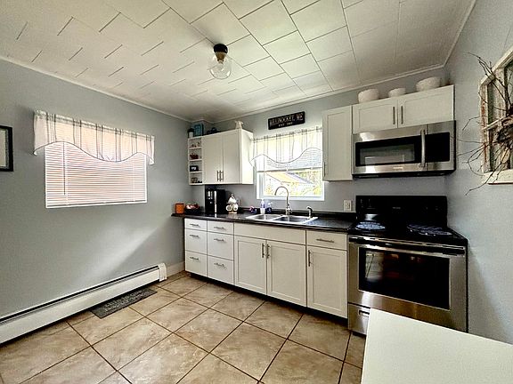 5th image of 27 Eastland Avenue