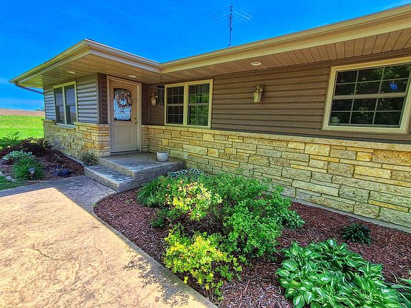 2nd image of 7009 W Pearl City Rd