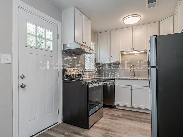5810 Cedars East Ct #1 — Photo 6