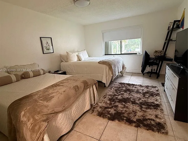 16184 Laurel Dr #204 — Photo 30
