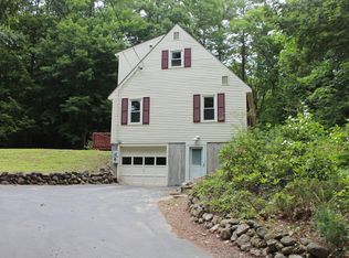 90 Old Mill Pond Rd, Henniker, NH 03242