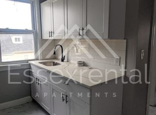 933 Grove St, Irvington, NJ 07111