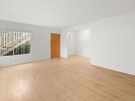 5th image of 1831 Pearl St #3