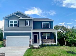 97 Knobby Hook Dr, Hanover, PA 17331