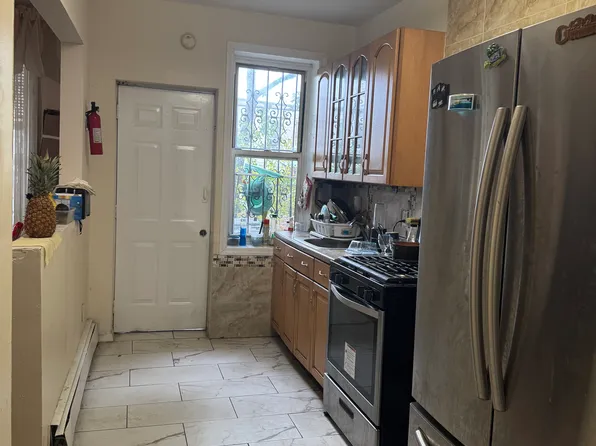 191 Grant Avenue image 11 of 34