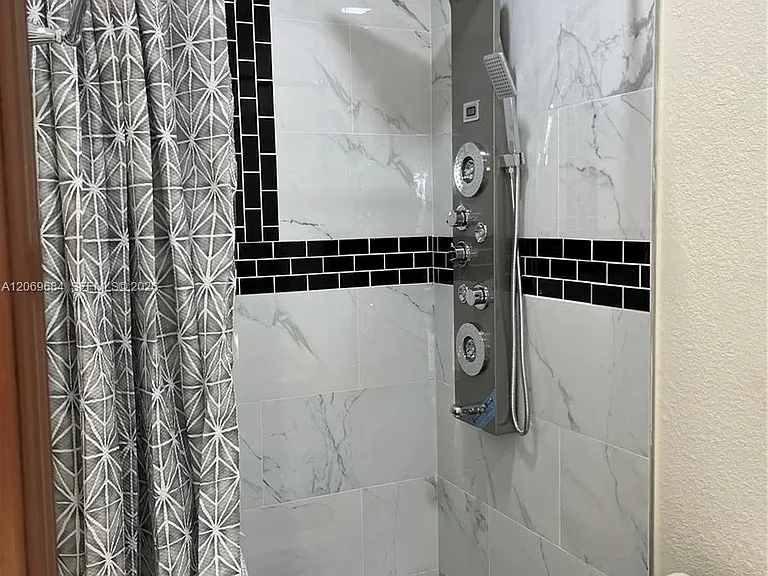 2231 NW 9th Pl — Photo 30