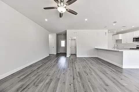 2nd image of 401 Abigail St