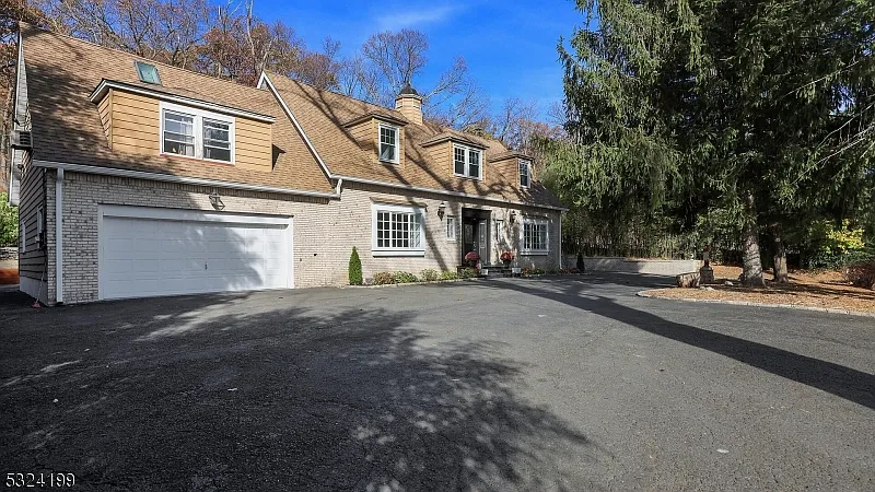 89 East Dr
