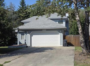10722 91st St, Peace River, AB T8S 1R1