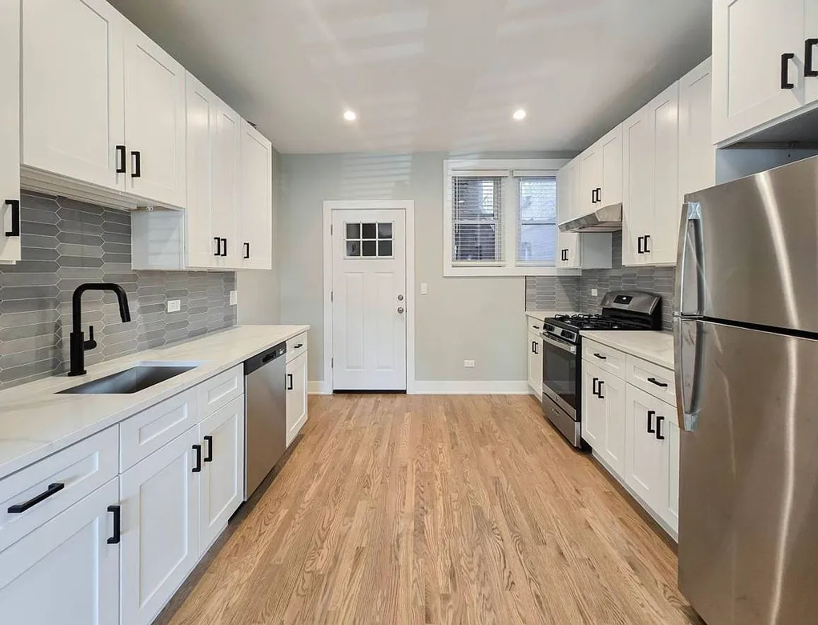 2 bed, $2,700 — Photo 1