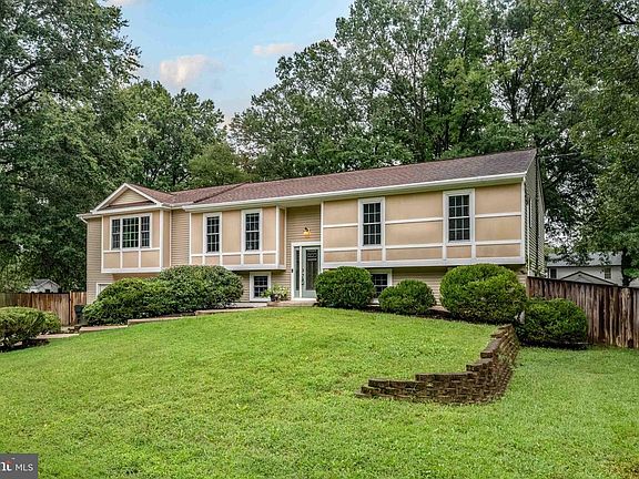 2nd image of 8725 Lea Ln
